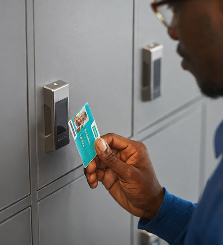 Open een locker met uw multifuntionele pas - kaartmanagementsysteem